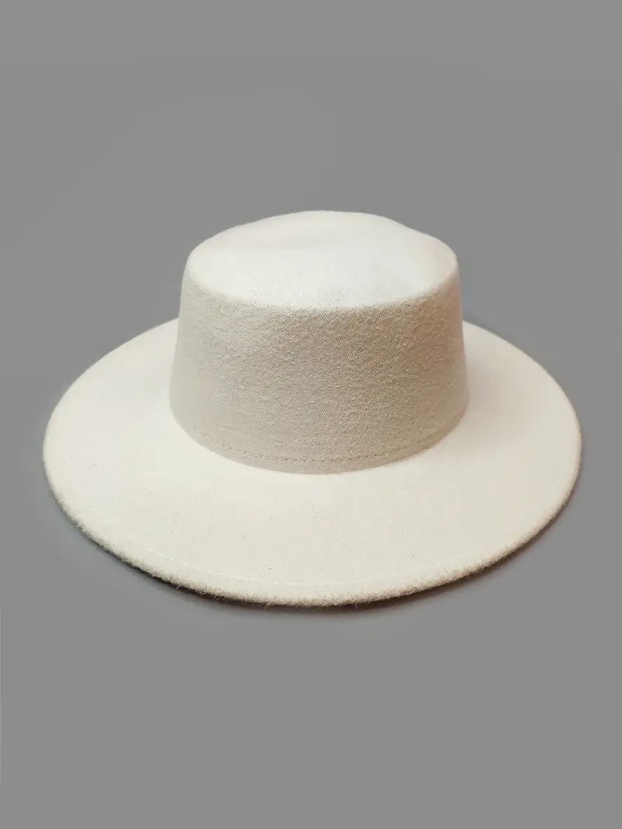کلاه فدورا سفید لبه پهن
