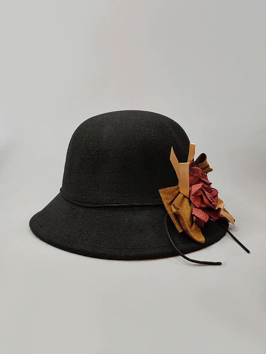 خرید کلاه کلوش گلدار مشکی