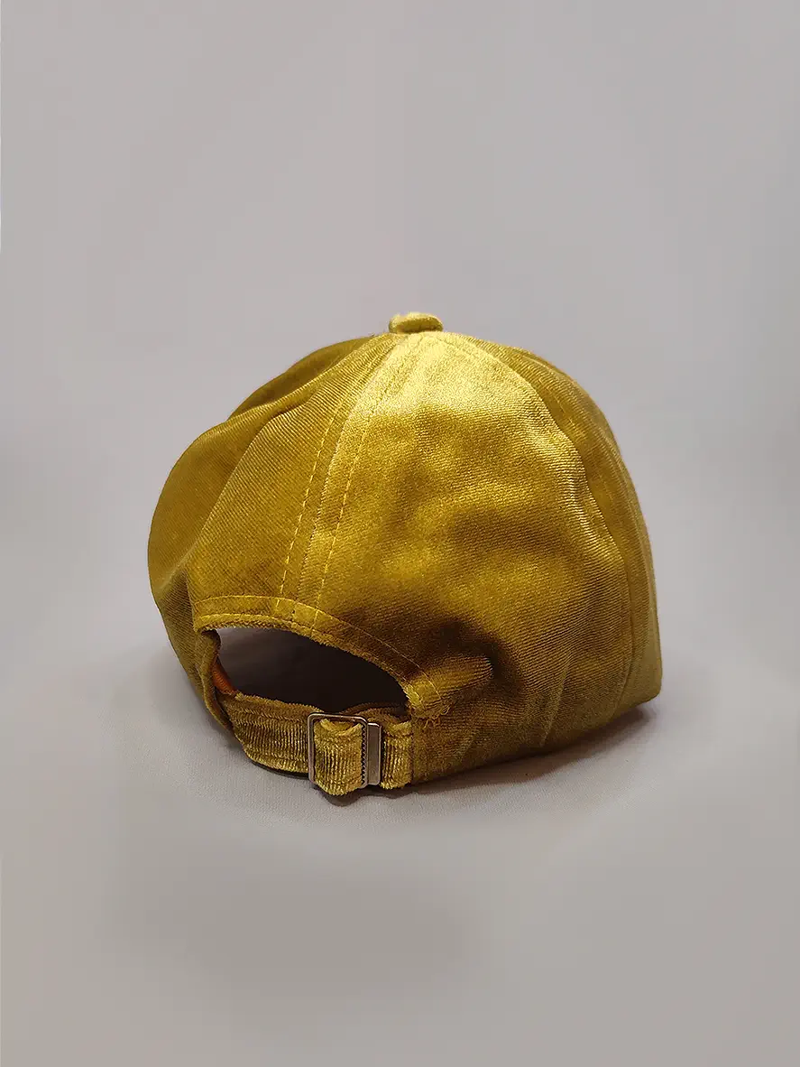 کلاه کپ طلایی مخمل شاین کد 1847