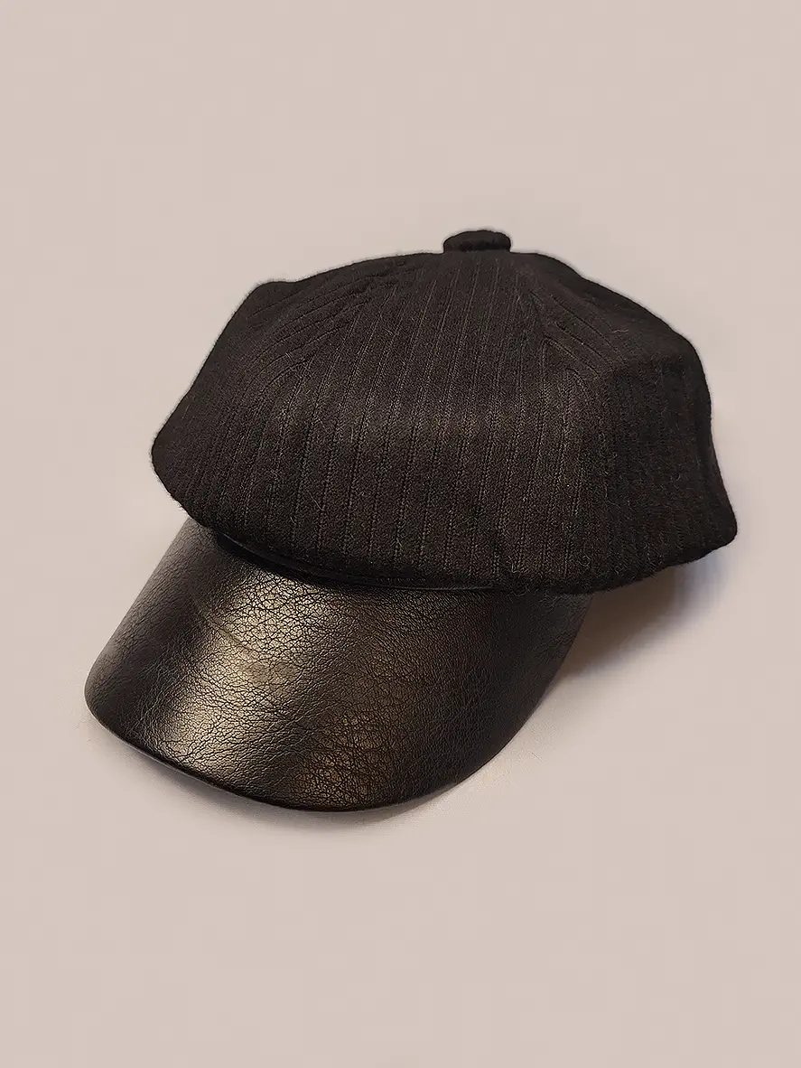 کلاه کاپیتانی مشکی ابریشمی با نقاب چرم کد 7231