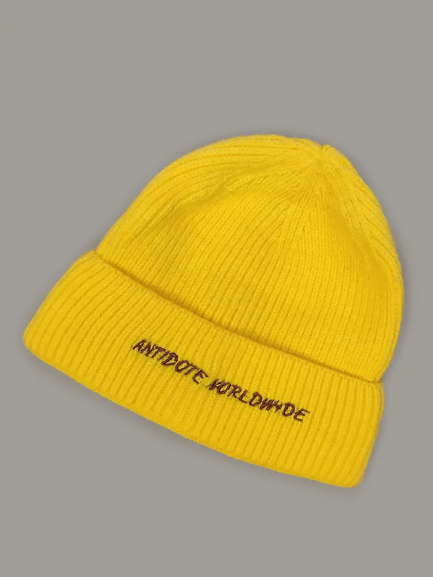 کلاه بافت زرد طرح Antidote
