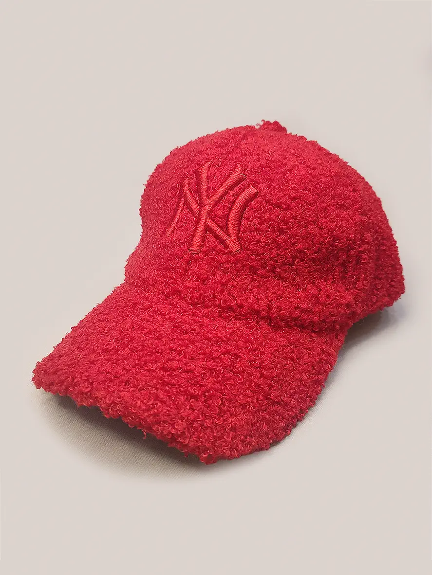 کلاه کپ ان وای تدی قرمز